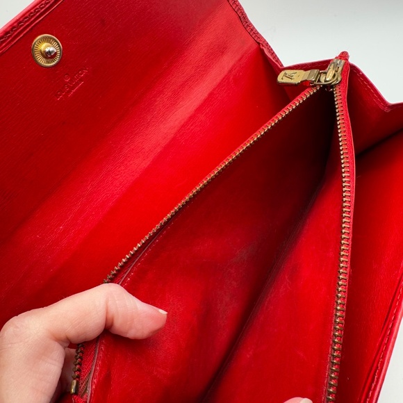 LOUIS VUITTON EPI SARAH LONG WALLET - Picture 5 of 7